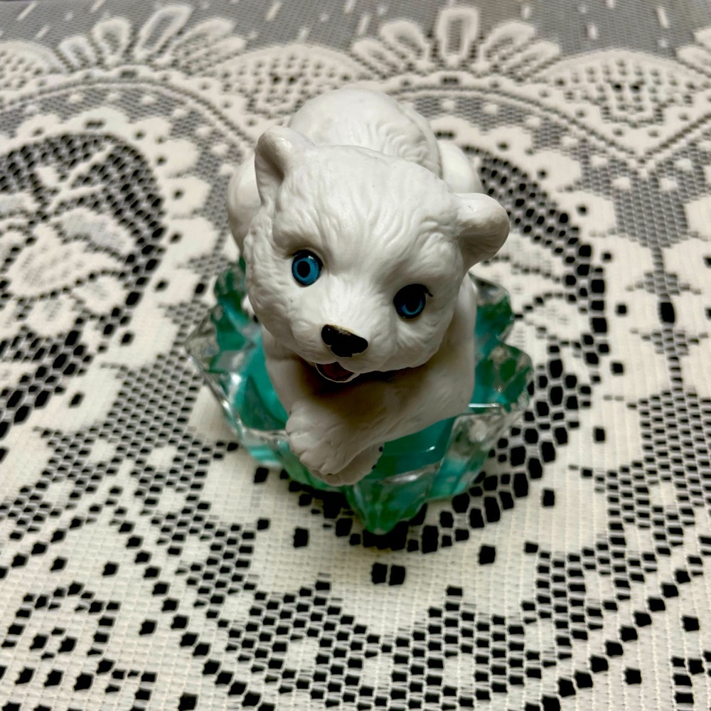 Vintage Hamilton Collection Polar Bear Sculpture